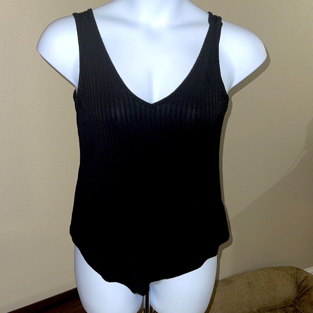 Mudd Tank Ribbed, Vneck front and back
